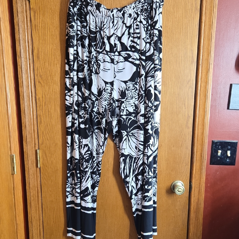Denim 24/7 Black and White Floral Wide Leg Pants